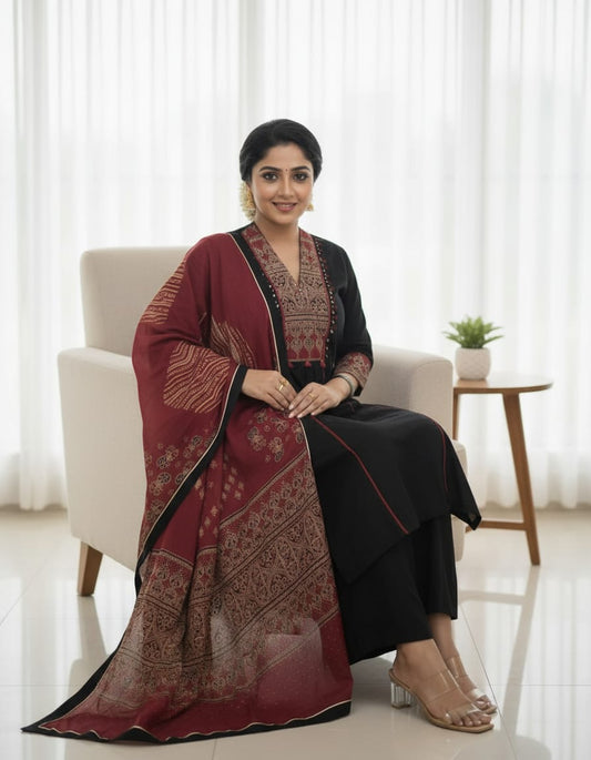 Black Embroidered Kurta Pant Set