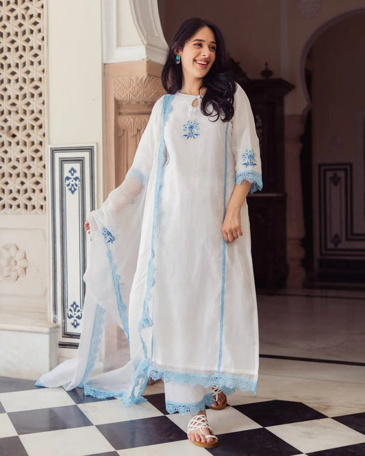 Vista White Embroidered White Kurta Dora Kurti Set