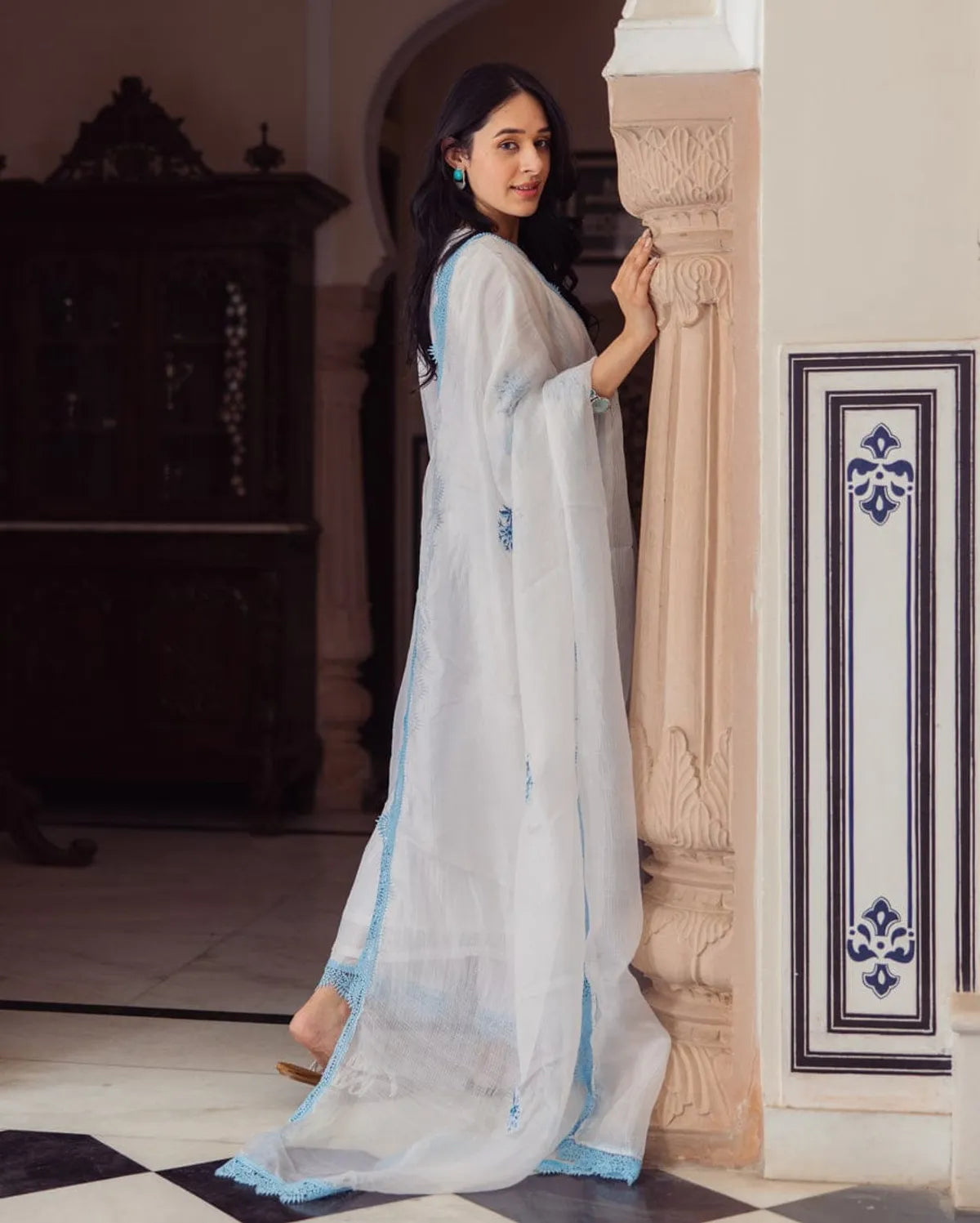 Vista White Embroidered White Kurta Dora Kurti Set