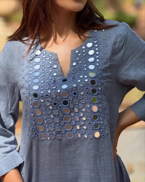Women Blue Embroidered Straight Kurta