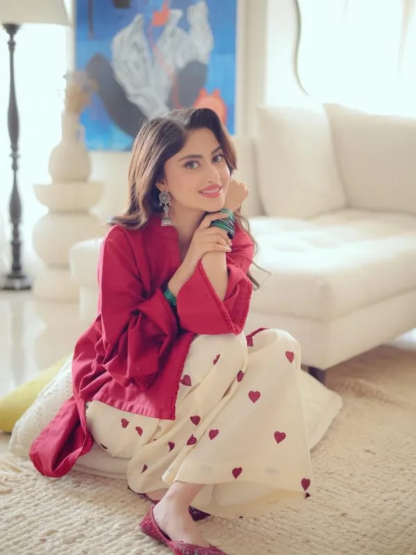 Women Red Kurta with Heart Printed Set